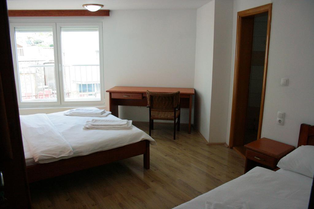 Hotel Bagaric -Ispod Brda Ukazanja Adress Kraljice Mira 56 Bijakovci Medugorje المظهر الخارجي الصورة