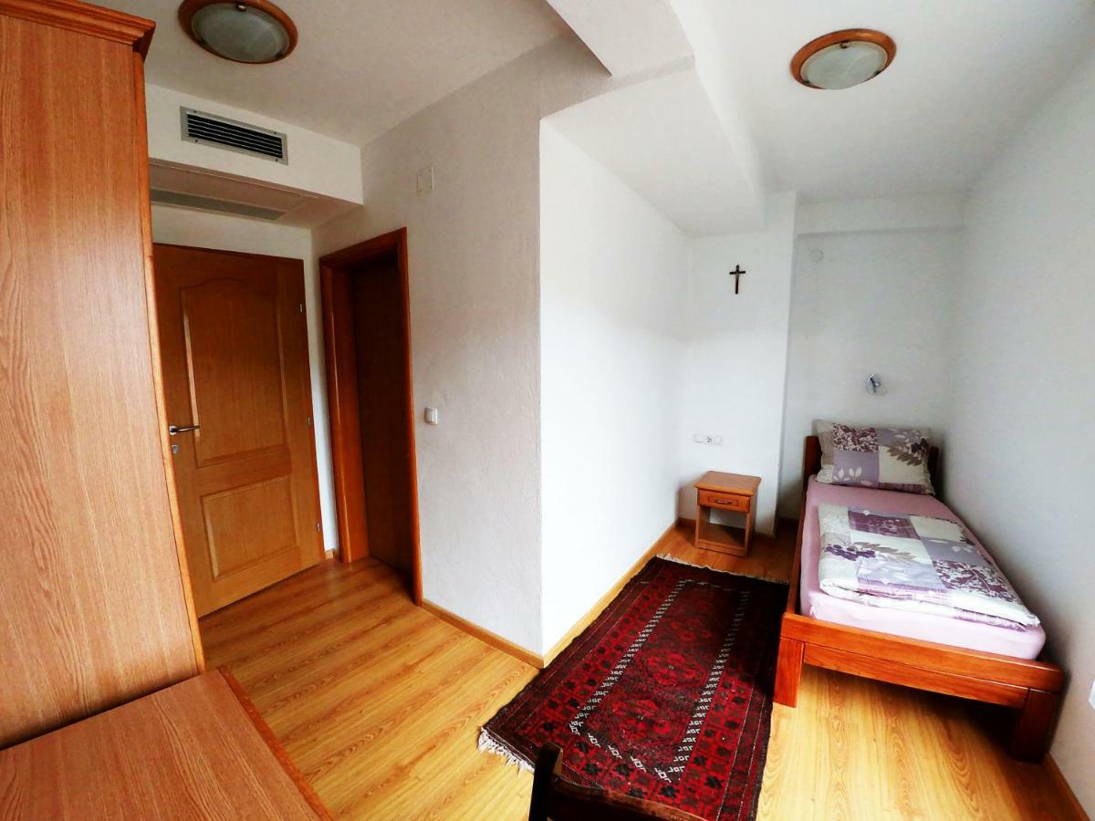 Hotel Bagaric -Ispod Brda Ukazanja Adress Kraljice Mira 56 Bijakovci Medugorje المظهر الخارجي الصورة